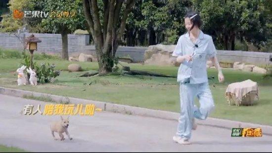 在真人秀里素颜出镜，她这么敢？ 第2张